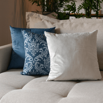 Kit 3 Almofadas Veludo Premium Decorativa Arabescos Azul e Off White